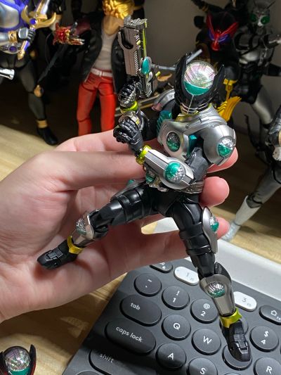 S.H.Figuarts(真骨雕制法) 假面骑士诞骑