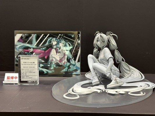 初音未来×米山舞 The Latest Street Style 