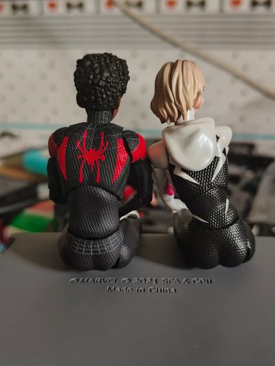 SV-Action 蜘蛛侠：平行宇宙 蜘蛛格温+蜘猪侠