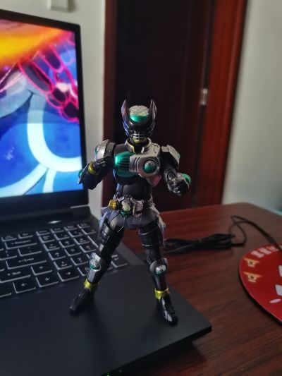 S.H.Figuarts(真骨雕制法) 假面骑士诞骑