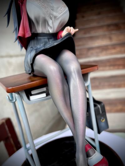 制服 伊蒂丝