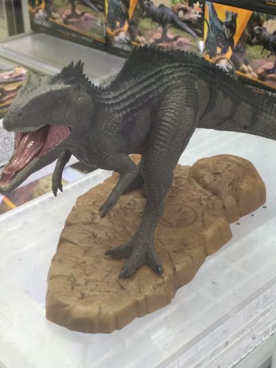 Luminasta 侏罗纪世界 巨兽龙