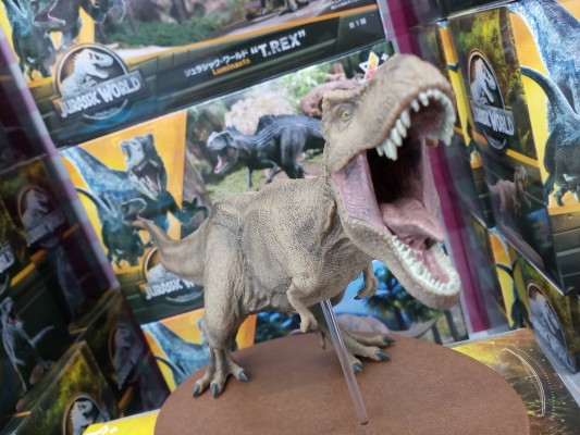 Luminasta 侏罗纪世界 暴龙