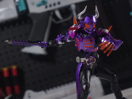 S.H.Figuarts  假面骑士霸牛 僵尸形态