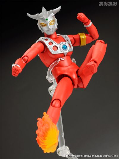 ULTRA-ACT 雷欧奥特曼（2011年发售）