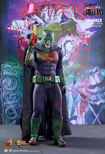 MMS384 X特遣队 小丑（冒牌蝙蝠侠） 珍藏人偶