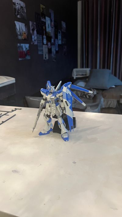 HGUC 1/144 Hi-ν 	 Hi-ν高达