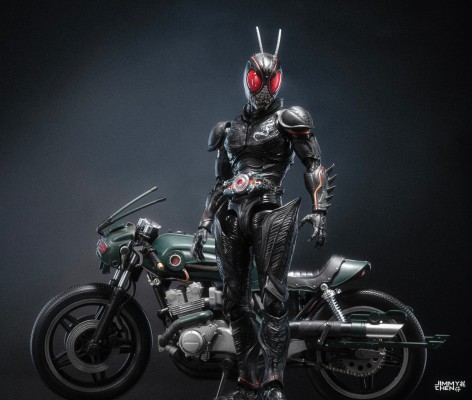 S.H.Figuarts  假面骑士暗日（BLACK SUN） 战蝗摩托