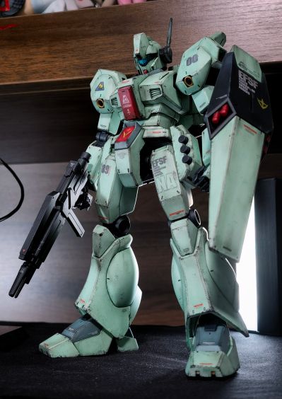 MG 1/100 机动战士高达逆袭的夏亚 RGM-89 杰刚