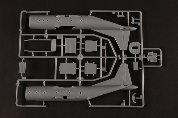 编号:83906 1/144 军用飞机系列 中国运九运输机