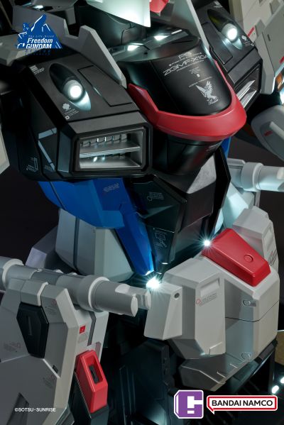 自由高达微缩模型“半身像”