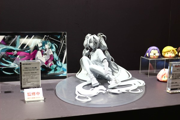 初音未来×米山舞 The Latest Street Style 