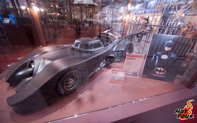 MMS170 蝙蝠侠1989 蝙蝠车 珍藏品