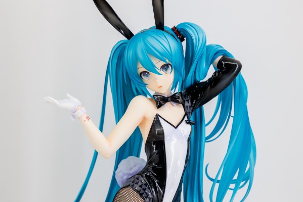 B-style 初音未来 兔女郎 三目YYB版