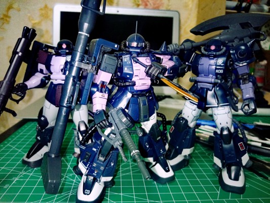 RG 1/144 MS-06R-1A  黑色三连星专用扎古II