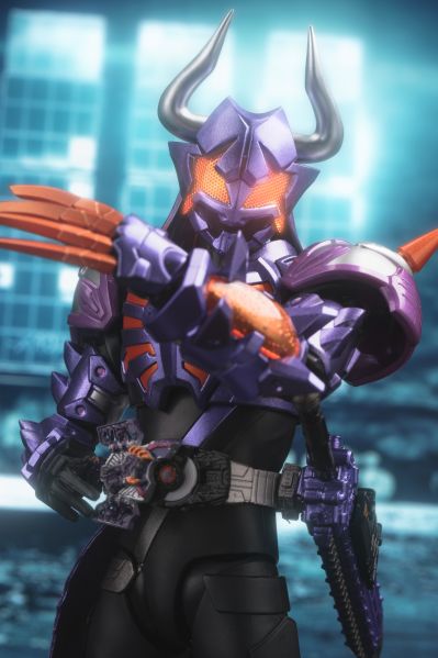 S.H.Figuarts  假面骑士霸牛 僵尸形态