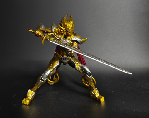 S.H.Figuarts 牙狼 炎之刻印 黄金骑士 牙狼 （莱恩刻印版）