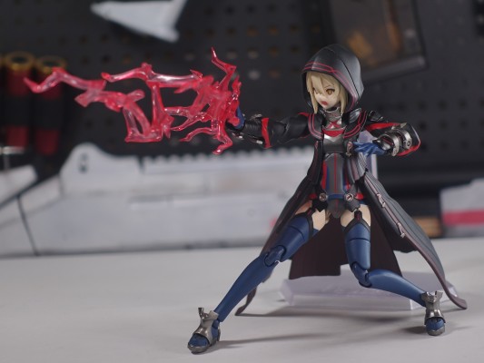 figma#582 命运-冠位指定 狂战士 /  谜之女主角X〔Alter〕