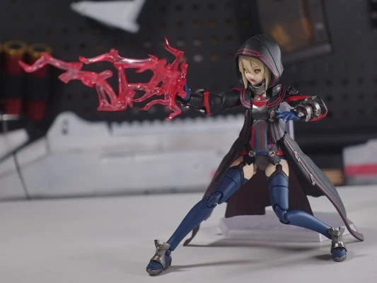figma#582 命运-冠位指定 狂战士 /  谜之女主角X〔Alter〕