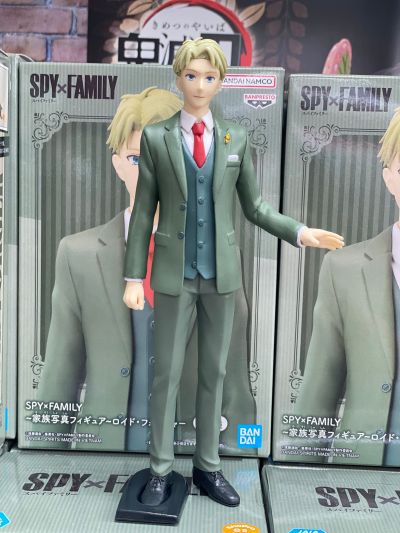 间谍过家家 全家福 劳埃德·福杰