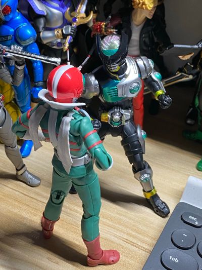 S.H.Figuarts(真骨雕制法) 假面骑士诞骑