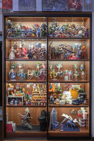 手办柜加灯了~！