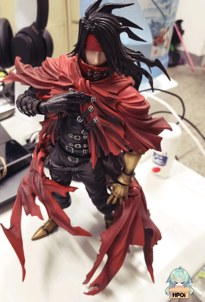 PlayArts改 地狱犬的挽歌 最终幻想VII 文森特·瓦伦汀