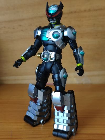 S.H.Figuarts(真骨雕制法) 假面骑士诞骑