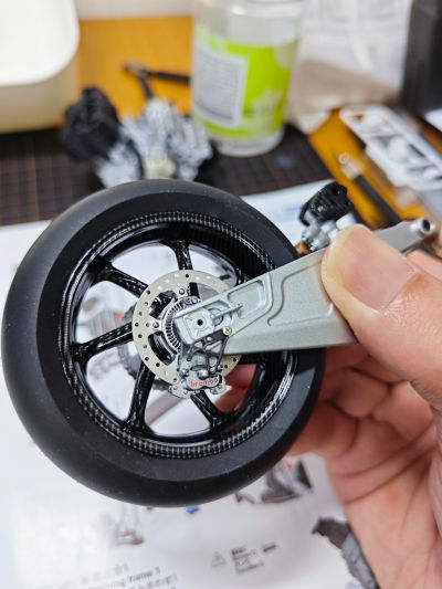 MT-004 宝马 HP4 RACE