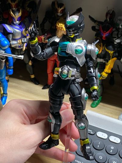 S.H.Figuarts(真骨雕制法) 假面骑士诞骑