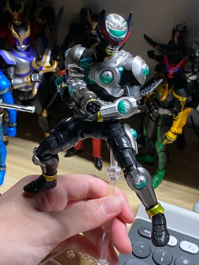 S.H.Figuarts(真骨雕制法) 假面骑士诞骑