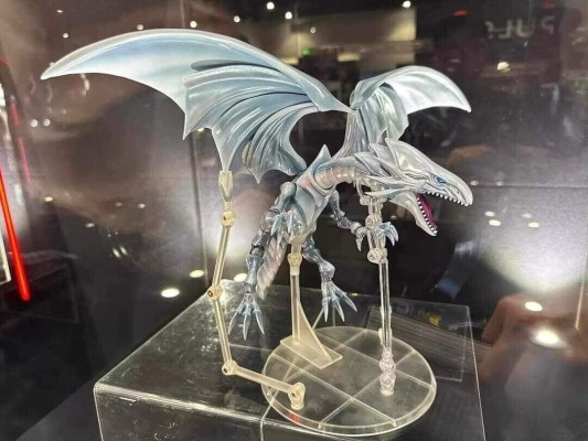 S.H.MonsterArts 游戏王 怪兽之决斗 青眼白龙