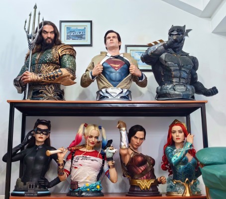 海王 湄拉半身像