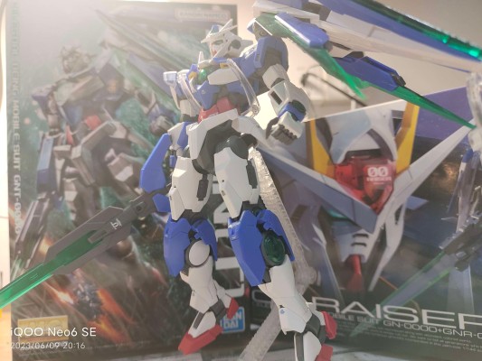 MG 1/100 机动战士高达00 先驱者的觉醒 GNT-0000 00 Qan[T] （00量子型） 