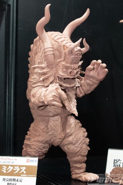 巨型×著名造型师系列 赛文奥特曼 米库拉斯