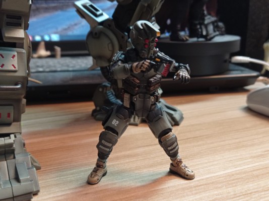 战星辰系列 新宙斯机甲重火力版