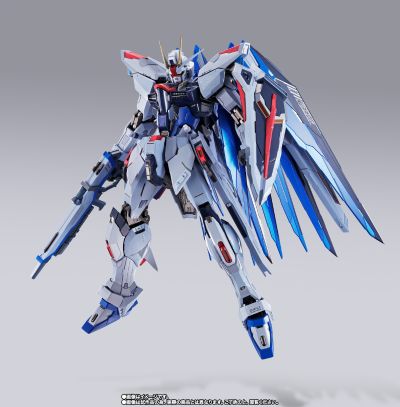 METAL BUILD   自由高达 概念2 雪耀配色版