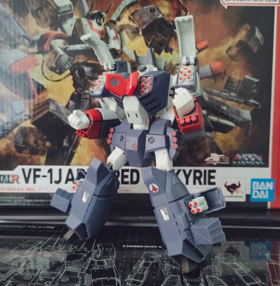 HI-METAL R 超时空要塞  VF-1J 装甲女武神（一条辉专用） 重生版