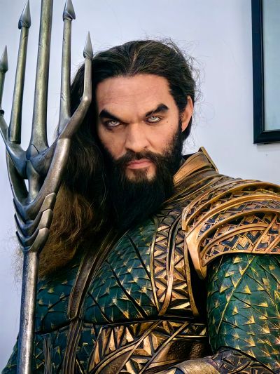 海王 湄拉半身像