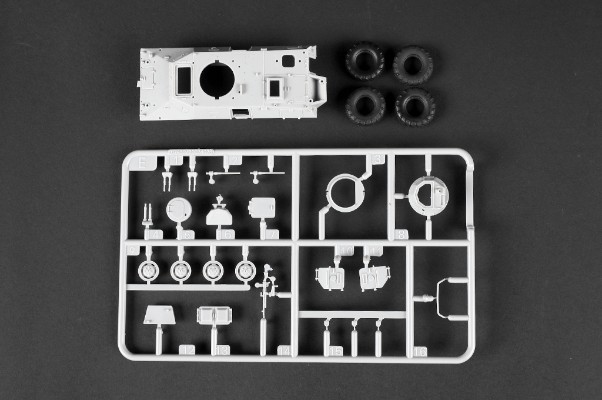 编号:07439 1/72 装甲车辆系列 美国M706“突击队”装甲车(越战型)