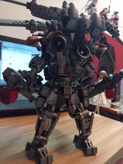 铁骸06空天作战机甲轰击型