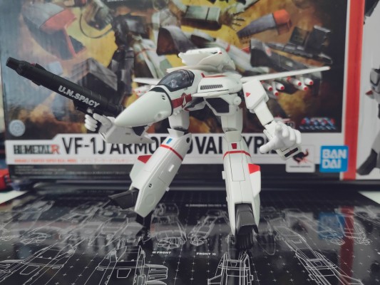 HI-METAL R 超时空要塞  VF-1J 装甲女武神（一条辉专用） 重生版