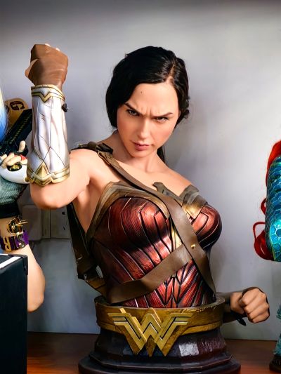 海王 湄拉半身像