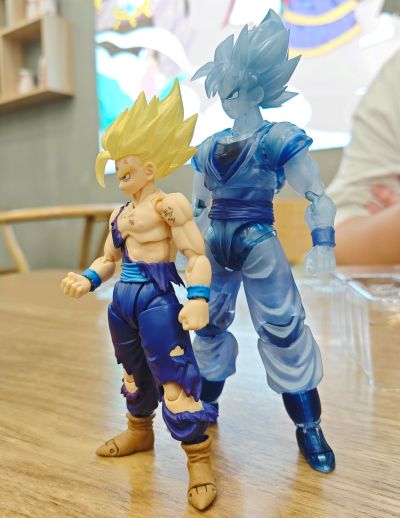S.H.Figuarts 龙珠Z 超级赛亚人孙悟空+超级赛亚人2孙悟饭 -展会限定版-
