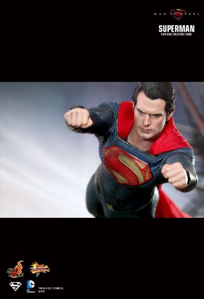 MMS200 超人：钢铁之躯 超人 珍藏人偶