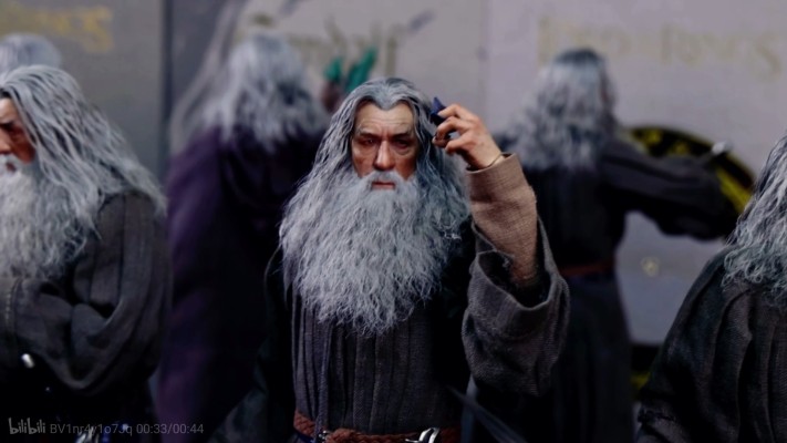 指环王 甘道夫（灰袍） 收藏级可动人偶