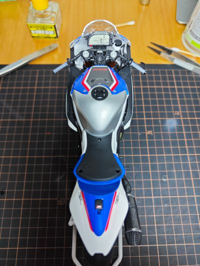 MT-004 宝马 HP4 RACE