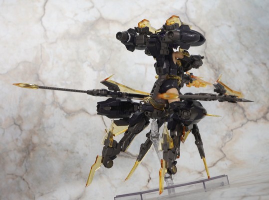 机甲少女 黑皙魔鹫