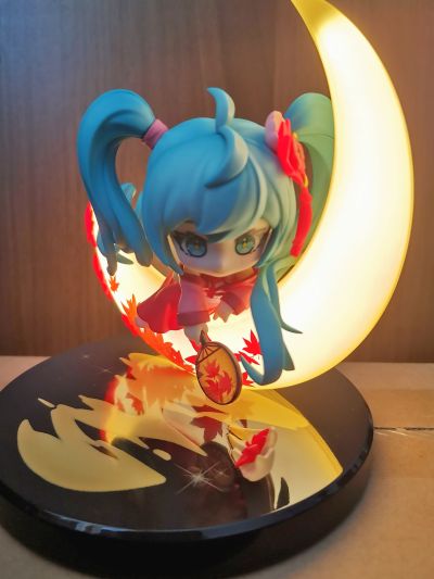 初音未来 月西江