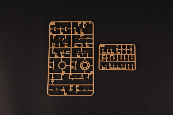 编号:84567 1/35 装甲车辆系列 现代德BPz2“水牛”装甲救援车